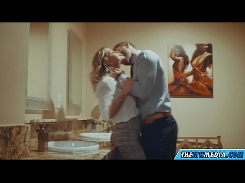 ❤️ Uma blonde obugaxayo ekuyenga endlini yangasese yomphakathi Amahule ku-zu.ixiporn-com.ru ❌️❤